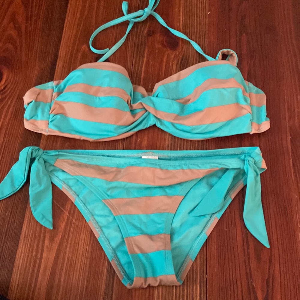 Size medium bikini